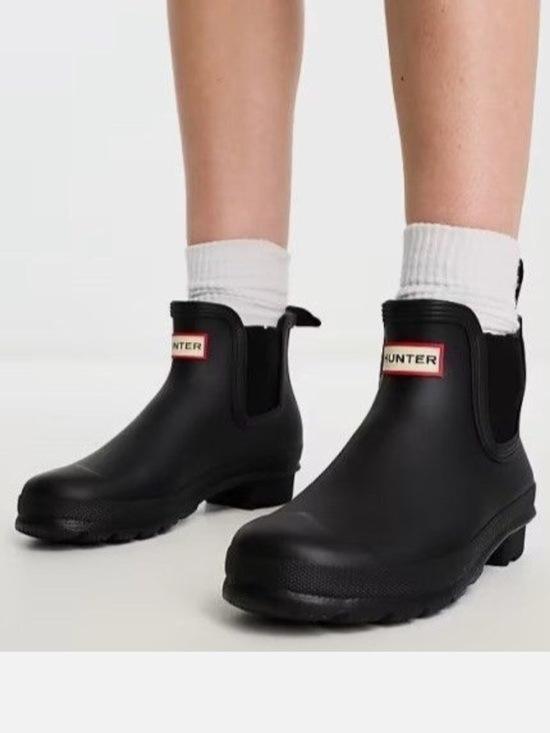 Hunter Shoes - Hunter Black Chelsea Ankle Rain Boots Women’s Size 5